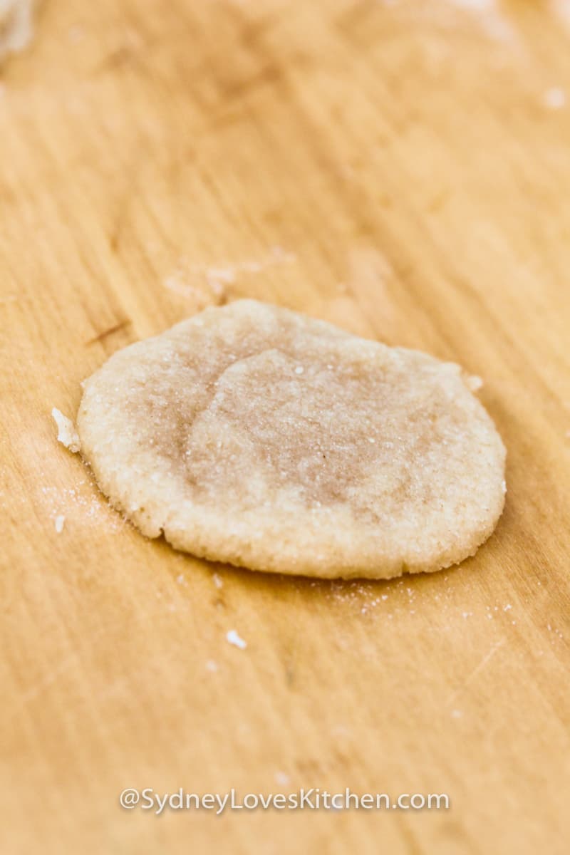 a single sugar cookie from Sugar Cookies Easy Bake Oven Recipe batch